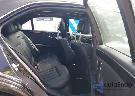 2011 Mercedes-Benz E 550 4Matic из США, поврежденный, VIN WDDHF9AB9BA292806